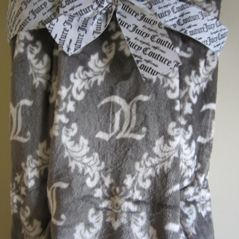 Juicy Couture 90"X90" JC Grey White Home Throw Blanket Full/Queen - Picture 3 of 5